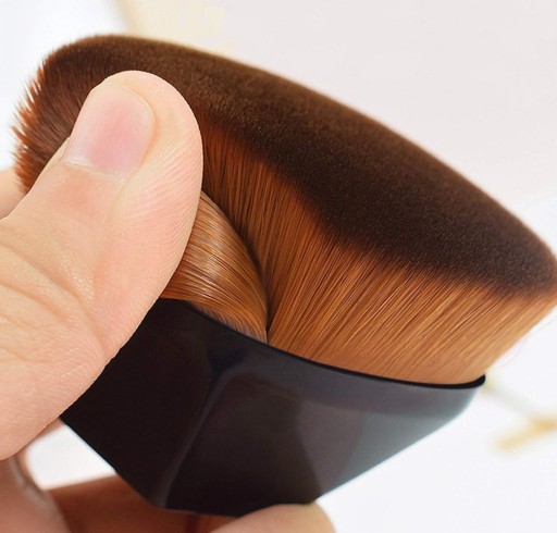 JEDNODUCHÝ PODKLADOVÝ ŠTETEK NA MÄKKÝ HUSTÝ MAKEUP