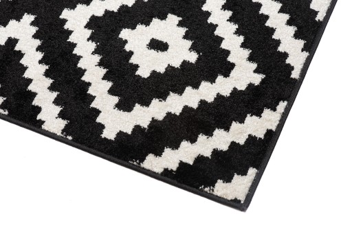 MAROKOVÝ KOBEREC FRIEZ 60cm ČIERNA S HRANOM 85bl
