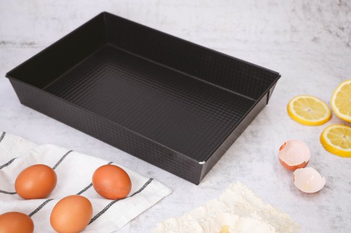 Obdĺžnikový plech na pečenie na cesto 36x25x6