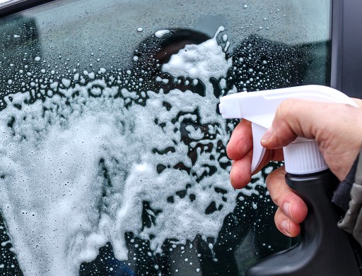 Tekutý prípravok na čistenie skiel, okien a zrkadiel 650 ml | W24 Čisté sklo
