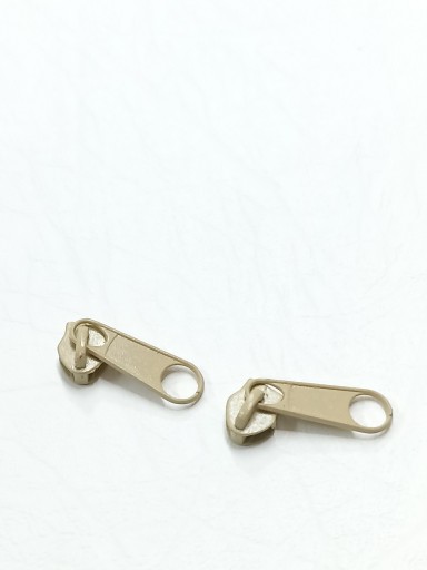 Posúvač ZIPPER na béžovú pásku 5 mm 2 ks