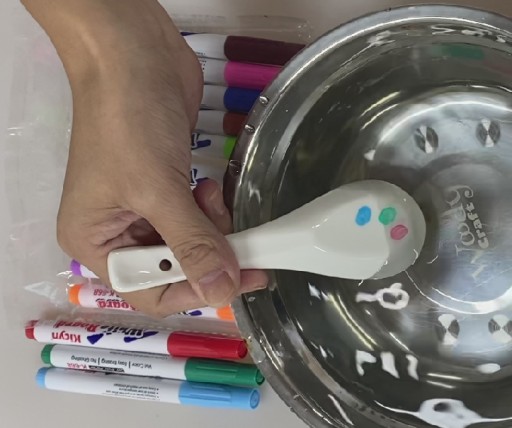 Za sucha stierateľné fixky na písanie vodou, 12 ks