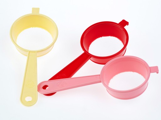 Mini plastové kuchynské sitko, 6 cm, na čaj