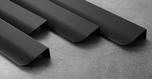 hranová úchytka 150mm MATTE BLACK MODERN nábytková úchytka