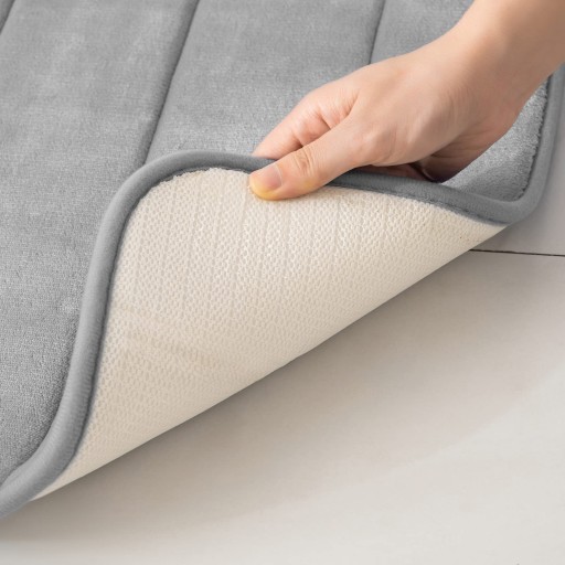 MÄKKÝ, PROTIŠMYKOVÝ, ABSORPČNÝ KÚPEĽŇOVÝ koberček