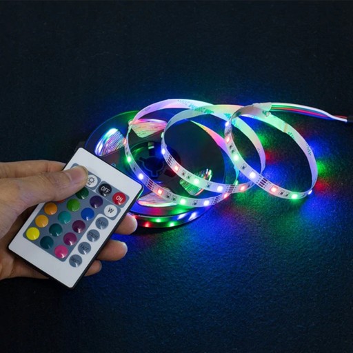 FAREBNÝ LED TV PÚH USB RGB LED PODSVIETENIE 3M 5V + LED DIAĽKOVÉ OVLÁDANIE