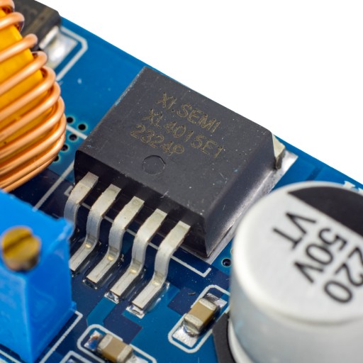 XL4015 DC-DC menič