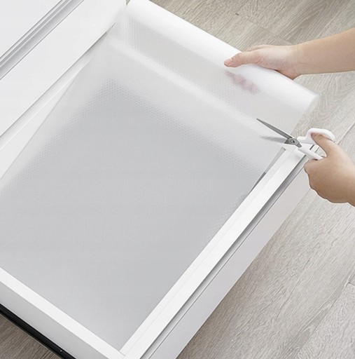 Protišmyková podložka do zásuviek skrine 300x50