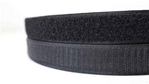 LuxTextil VELCRO PÁSKA SO SAMOLEPIACIM LEPOM 20 mm SADA ČIERNA 1 meter