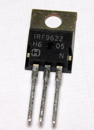IRF9622 P-MOSFET tranzistor - cena za 3 kusy