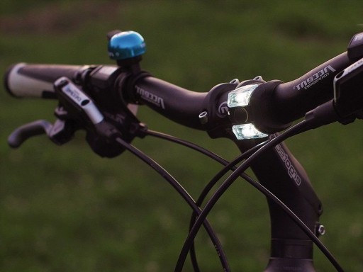 BIKE SVETLÁ LED CYKLISTICKÁ LAMPA PREDNÁ ZADNÁ 2KS