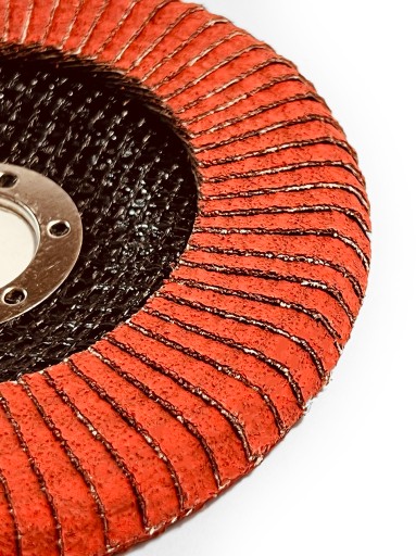 BRÚSNY KOTOÚČ NA KÚŤ Zvarové spoje 125mm p60