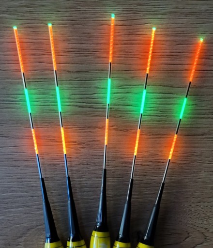 Svetelný plavák 3,5 g ZMENA FARBY + kamufláž + dve funkcie + batéria