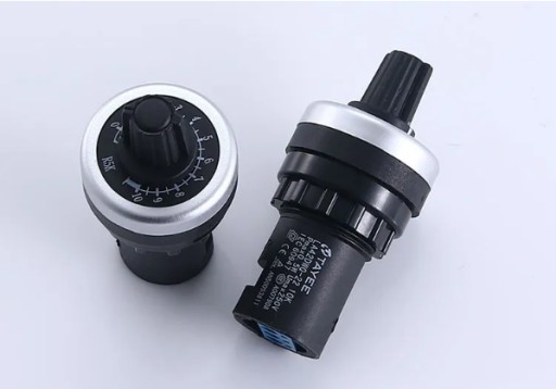 OTOČNÝ POTENCIOMETER NASTAVITEĽNÝ ODPOR 10kOhm 22mm IP65 R10K PRE INVERTOR