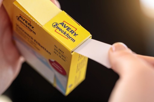 Nálepky na tvár Avery smajlíka 250 ks