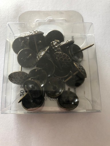 GOMBÍKY NA ČALÚNENIE mosadzné špendlíky 19 mm - 20 ks