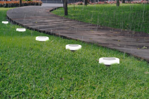 Solárna záhradná lampa zapustená do zeme, biela IP44, dekoratívna