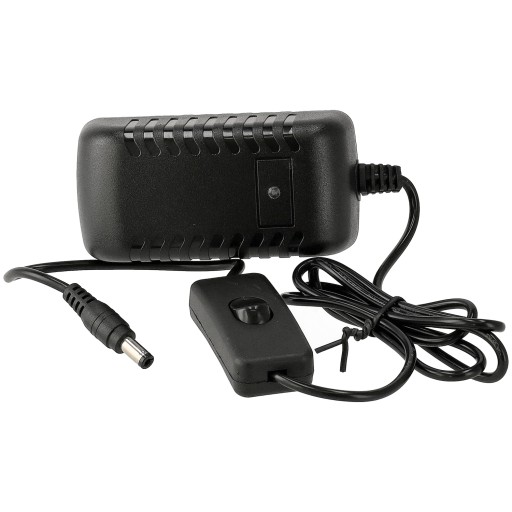 Zásuvný LED zdroj 2A 24W 12V s vypínačom