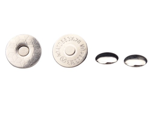 Magnetická spona na tašku s 2 striebornými nitmi 18 mm
