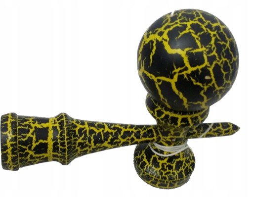 Kendama, drevená japonská hra na chytanie lopty s reflexmi