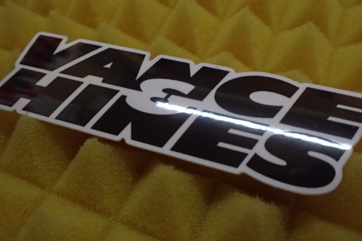 NÁLEPKA VANCE & HINES NÁLEPKA 10,2 x 3 cm