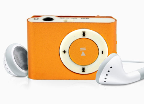 MP3 PREHRÁVAČ Čítačka kariet až 32 slúchadiel ORANŽOVÁ