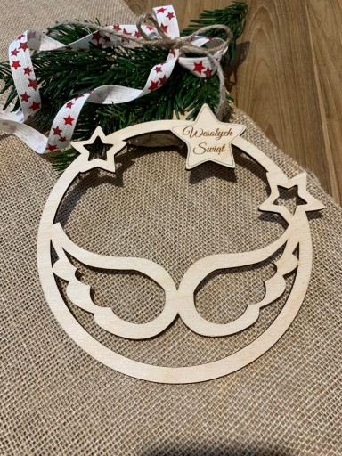 Drevená obruč s krídelkami makramé 20 cm s veselou vianočnou hviezdou