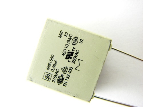 Kondenzátor proti rušeniu KNB1560 X2 0,68UF R22,5 3ks