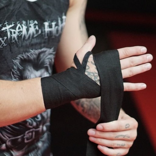 DBX Bushido boxerské obväzy na ruky a zápästia 2 x 4 m - Čierna