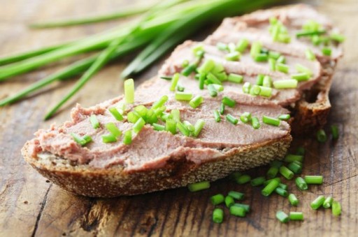 Paštéta - staropoľská pečeňová klobása BELL 260g, lahodná