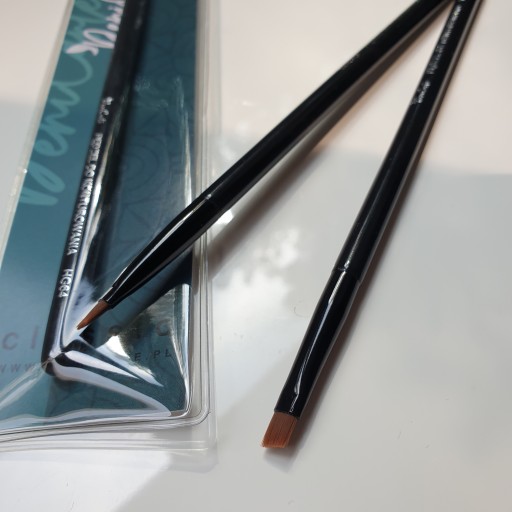 Štetec, šikmý štetec na make-up obočia
