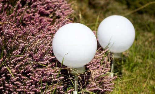 LED solárne záhradné svietidlo, biela guľa, 15 cm, zásuvné