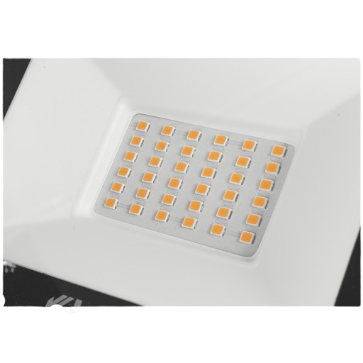 30W LED reflektor - studená biela 6500K (80)