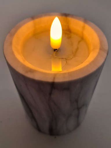 LED SVIEČKA, SVIEČKA NA AKUMULÁTOROVÚ SVIEČKU, DEKORATÍVNA SVIEČKA, MRAMOROVÝ EFEKT