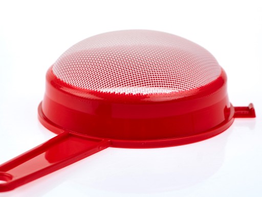 Plastové kuchynské sitko 12 cm, mix farieb