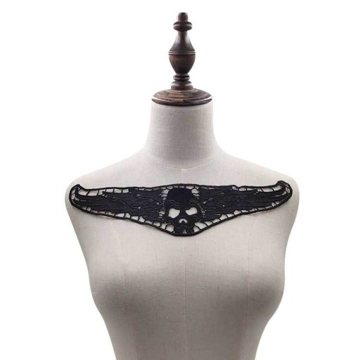 Čierna nášivka na golier Skull, vyšívaná, 32 cm