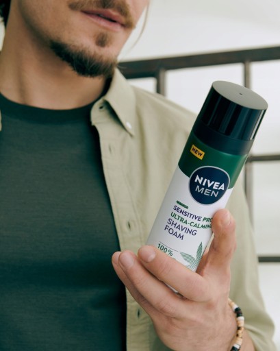 NIVEA MEN SENSITIVE PRO Pena na holenie s konopným olejom 200 ml