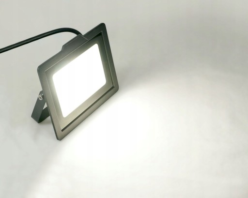 HALOGÉNOVÁ LED LAMPA 20W IP65 ÚSPORNÁ