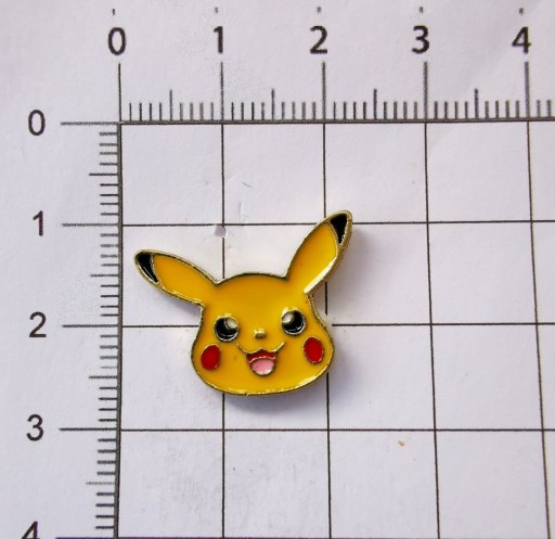 Kovový odznak hlavy Pokémona Pikachu 1