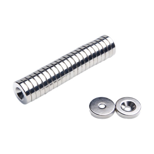 Magnet PierśMP 14x(7,5x3,5)x3 N38 na skrutku 10 ks