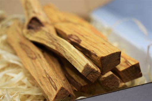 PALO SANTO 50g Prírodné z PERU, Certifikované