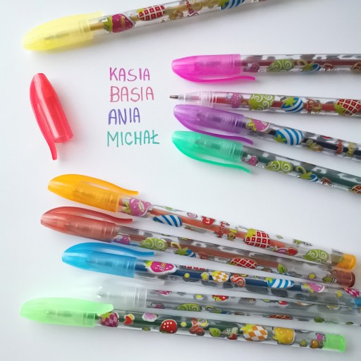 SADA GÉLOVÝCH PERÁ, VOŇAVÝCH PERÁ V 12 INTENZÍVNYCH FARBE