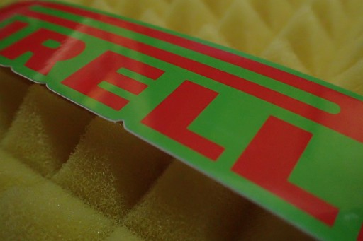 NÁLEPKA PIRELLI NÁLEPKA 12,5 x 3 cm