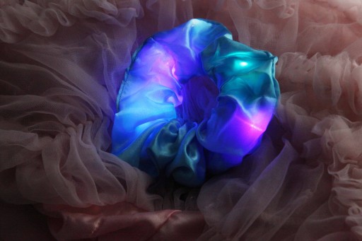 Frotka SCRUNCHIE LED gumička do vlasov!!! HIT!!!