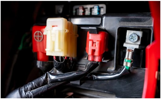 KONTAKT SPREJ NA ÚDRŽBU ELEKTRICKÝCH PRIPOJENÍ A KONTAKTOV CS 300 400 ML