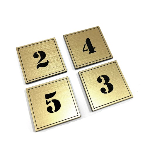 Číslo dverí, zlaté 3 x 3 cm - ľubovoľné číslo!