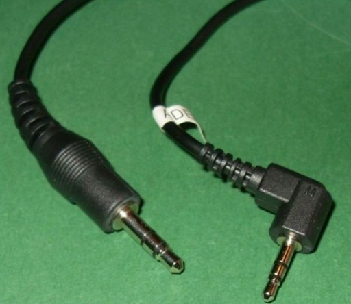 Kábel adaptéra malý konektor JACK 3,5 / 2,5 uhlový stereo 0,8 m (1189)