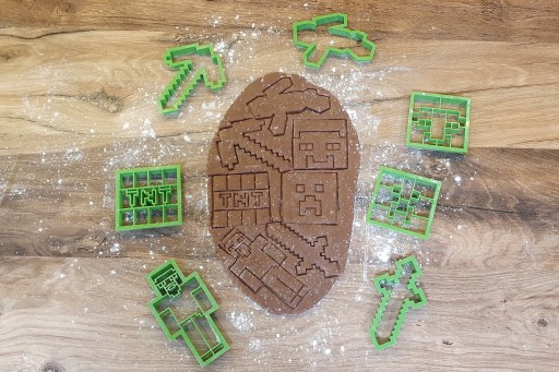 Forma na orezávanie tváre Minecraft 3 9 cm