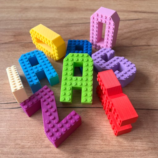PÍSMENA KAJAWIS v LEGO štýle, 3D dekorácie, písmená L, dekorácia na státie