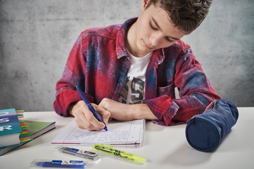 PILOT FRIXION Clicker 0,7 sada + zvýrazňovač + náplň